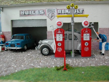 Diorama de voitures anciennes au 1:43e