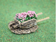 Accessoires de crèche : 1 Brouette miniature de fleurs roses - FR 21122Ro